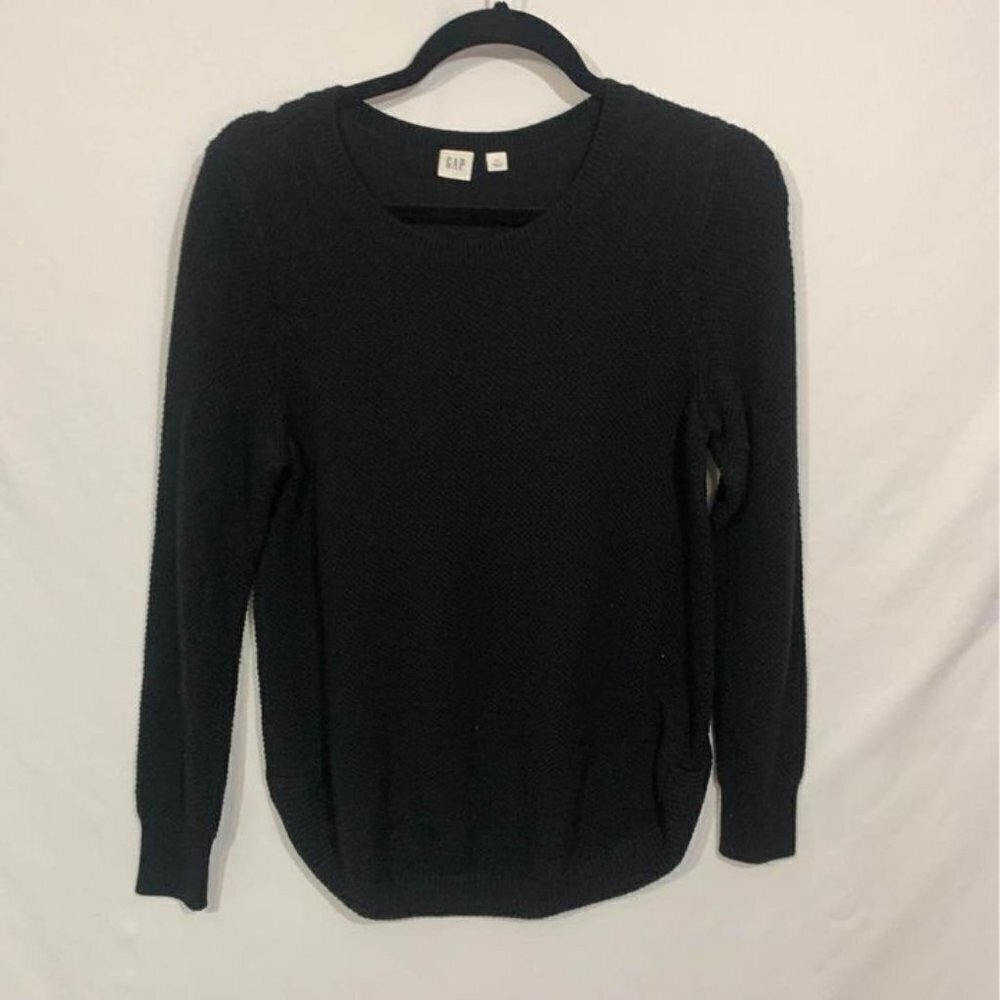 Gap merino wool, nylon, acrylic crew neck sweater. Black. Curved hemline. Size s